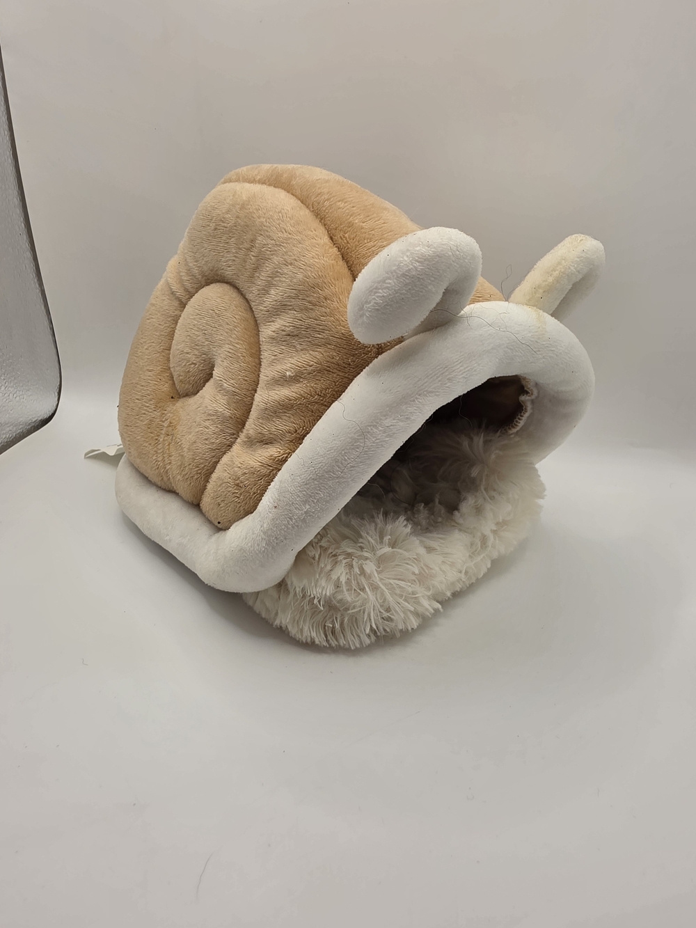 EveryYay Small Animal Tan White Snail Plush Pet Cave Bed